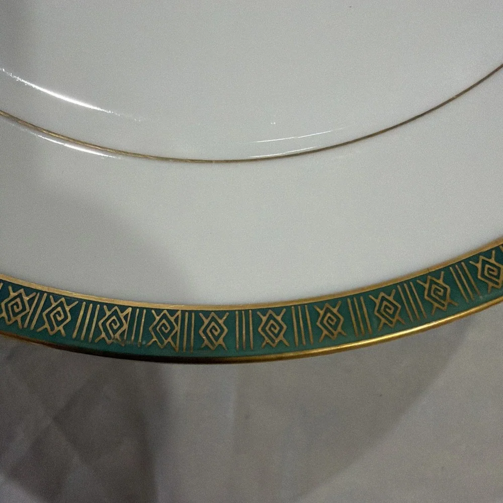 Tradition Fine China By Apollo. 4 Dinner‎ Plates set . Never Used. Display Only.